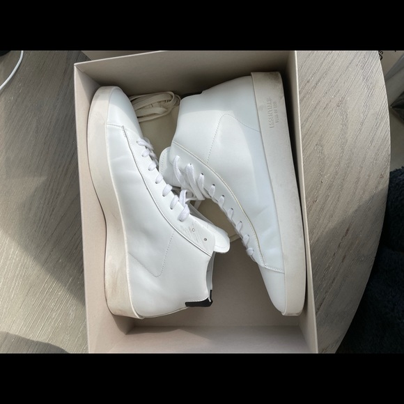 Fear of God ESSENTIALS
White Tennis Mid Sneakers - Picture 4 of 6